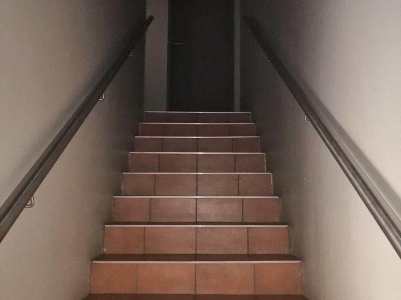 Well maintained double story facebrick commercial office building in Naledi. - Photo 7