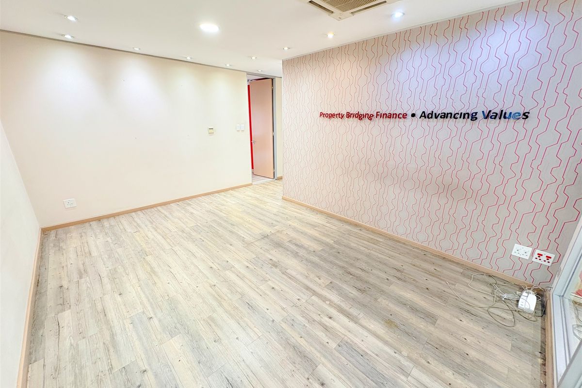 381m2 office space to let in Killarney - Photo 3