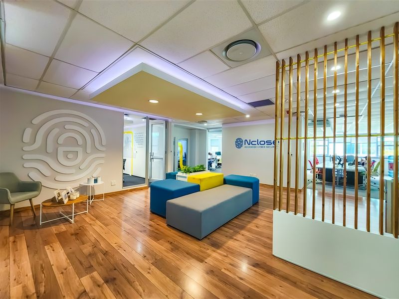 272m2 Collaborative Office to Let in Design Quarter - Photo 2