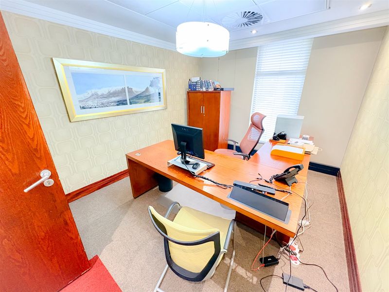 244m2 office space to let in Melrose Arch - Photo 6