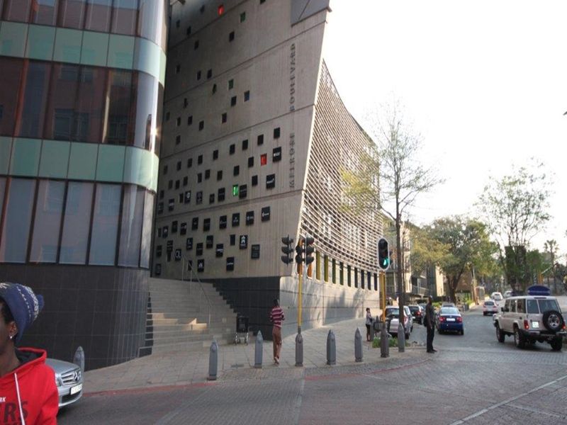 244m2 office space to let in Melrose Arch - Photo 10