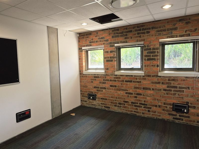 Ultra-Modern Office space to let in 4 Karen Street - Photo 8