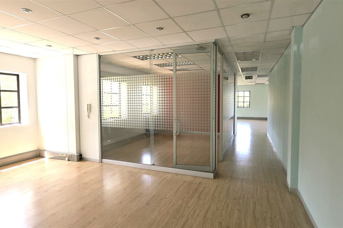 Office space to let in Peter Place Office Park - Photo 4