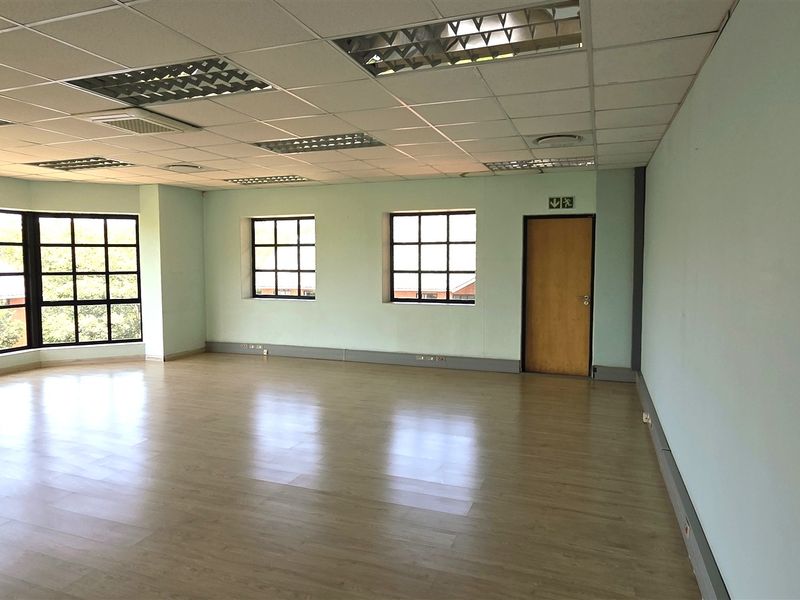 Office space to let in Peter Place - Photo 5