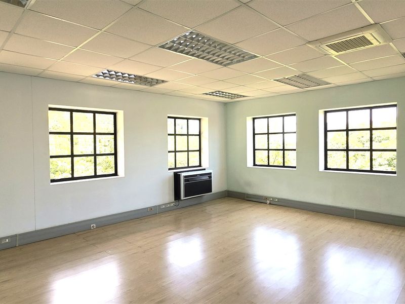 Office space to let in Peter Place - Photo 7