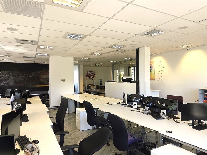 Modern Office space to let in Bryanston - Photo 10
