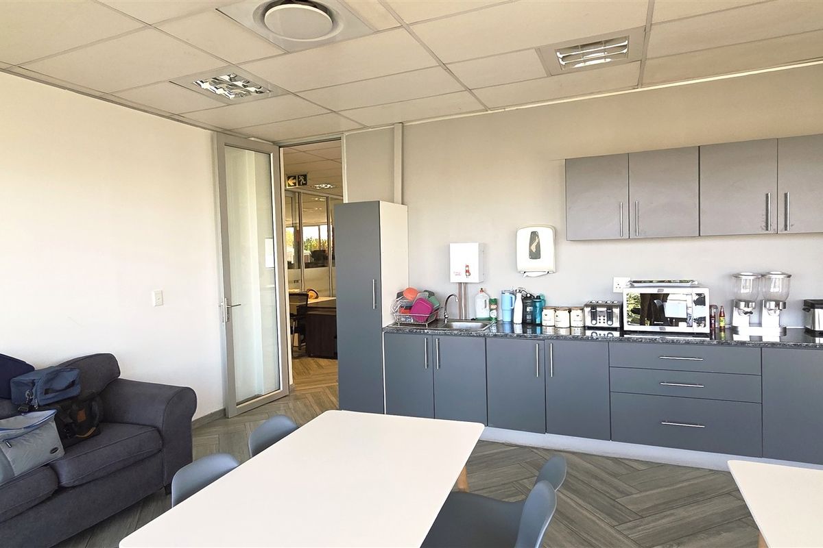 Modern Office space to let in Bryanston - Photo 3