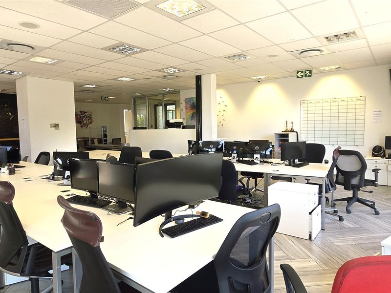Modern Office space to let in Bryanston - Photo 8