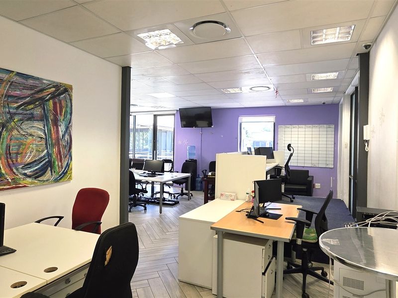 Modern Office space to let in Bryanston - Photo 5