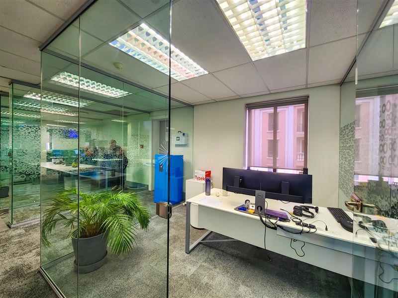 275m2 Ultra Modern Office to Let in The Pivot - Photo 7
