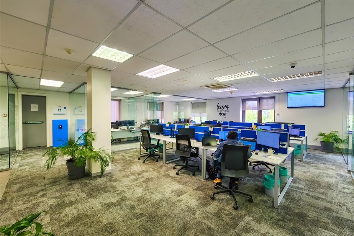 275m2 Ultra Modern Office to Let in The Pivot - Photo 5