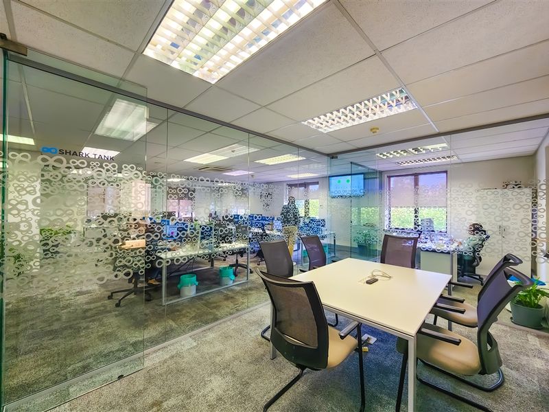 275m2 Ultra Modern Office to Let in The Pivot - Photo 3
