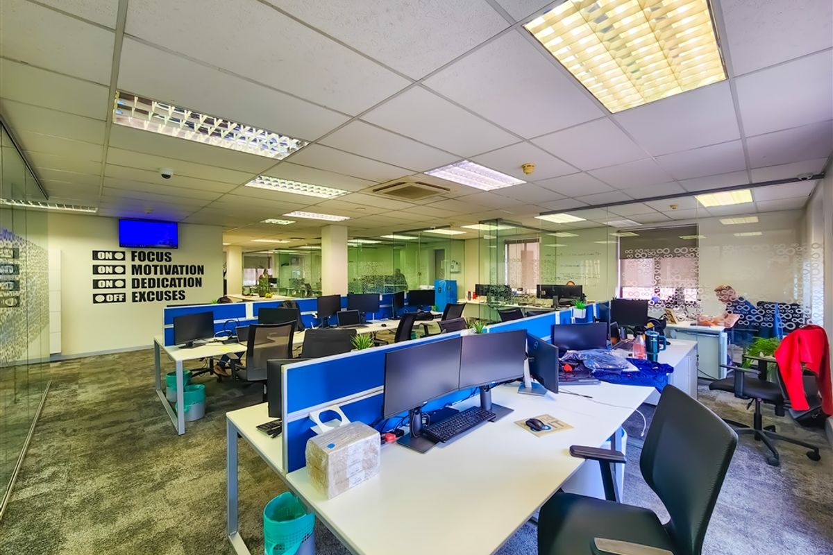 275m2 Ultra Modern Office to Let in The Pivot - Photo 4