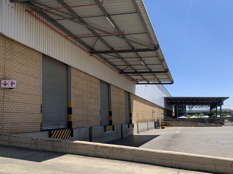 Warehouse to let in Gosforth Park - Photo 3