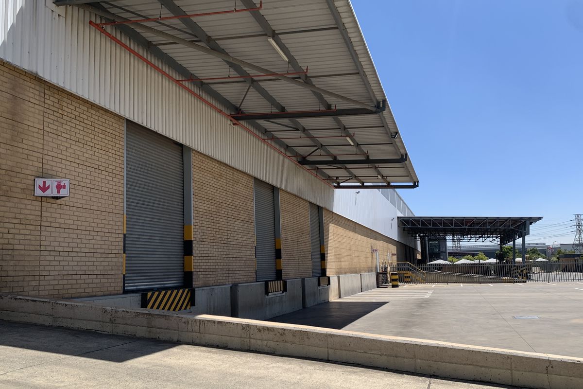 Warehouse to let in Gosforth Park - Photo 3