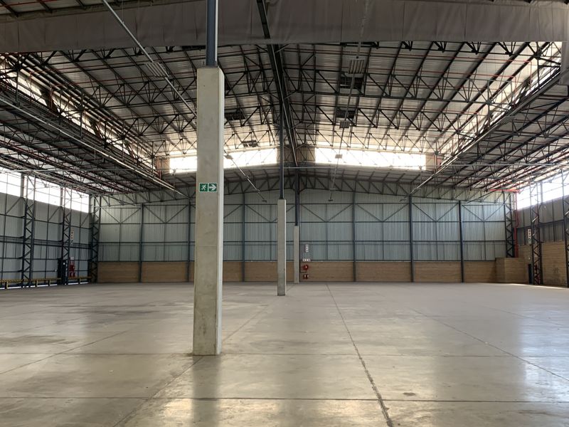 Warehouse to let in Gosforth Park - Photo 4