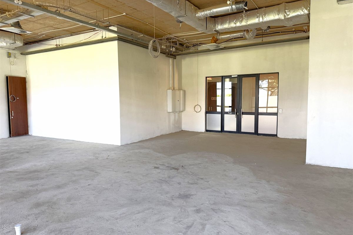 Prime ground Floor offices to lease - Photo 3