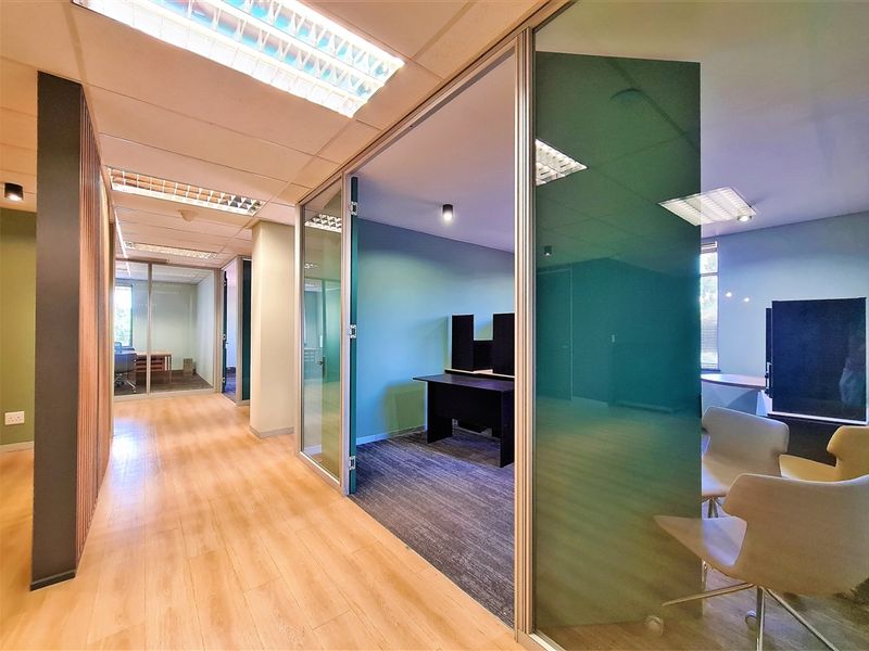 230m2 Sophisticated Office to Let in Fourways - Photo 8