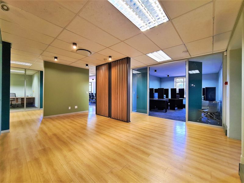 230m2 Sophisticated Office to Let in Fourways - Photo 7
