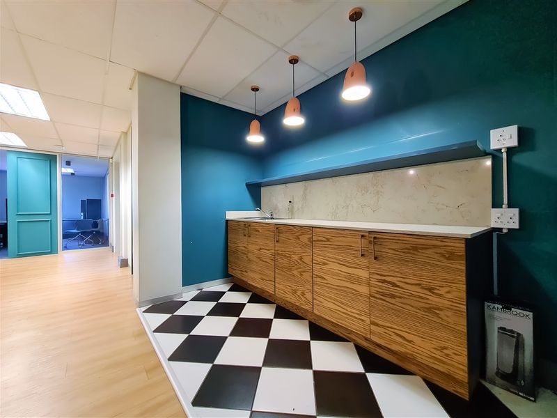 230m2 Sophisticated Office to Let in Fourways - Photo 5
