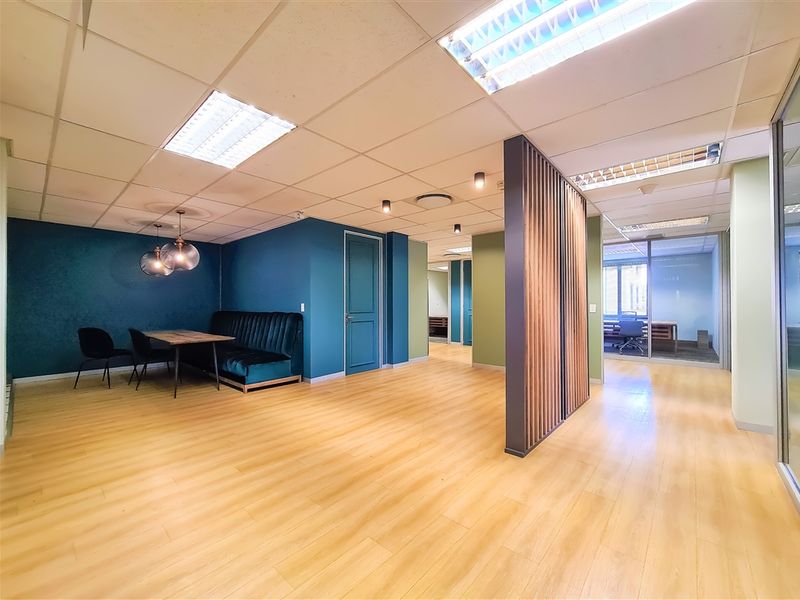230m2 Sophisticated Office to Let in Fourways - Photo 3