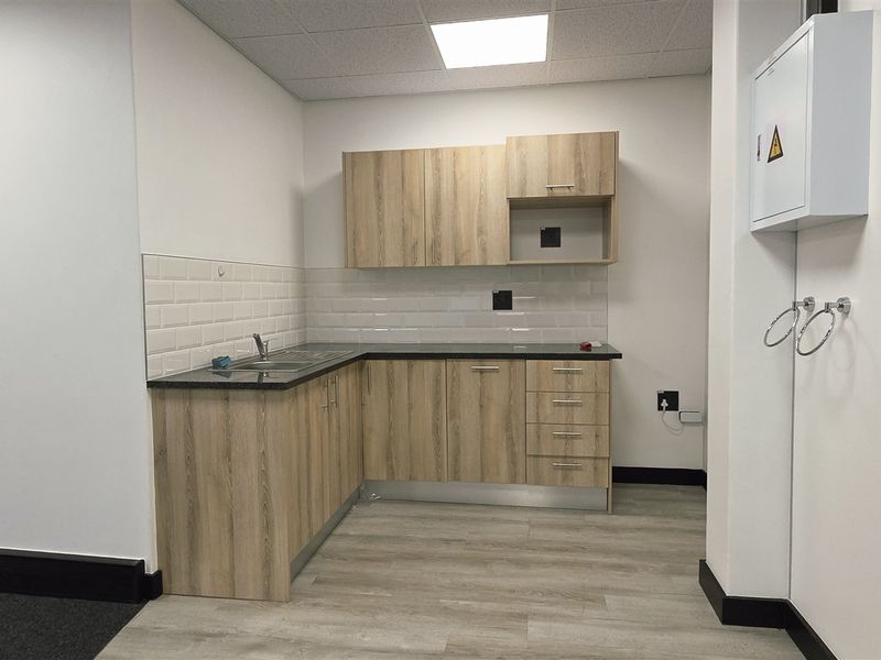 Office space to let in Simba Road - Photo 7