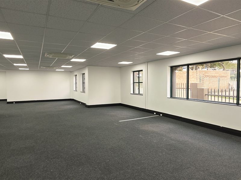 Office space to let in Simba Road - Photo 8