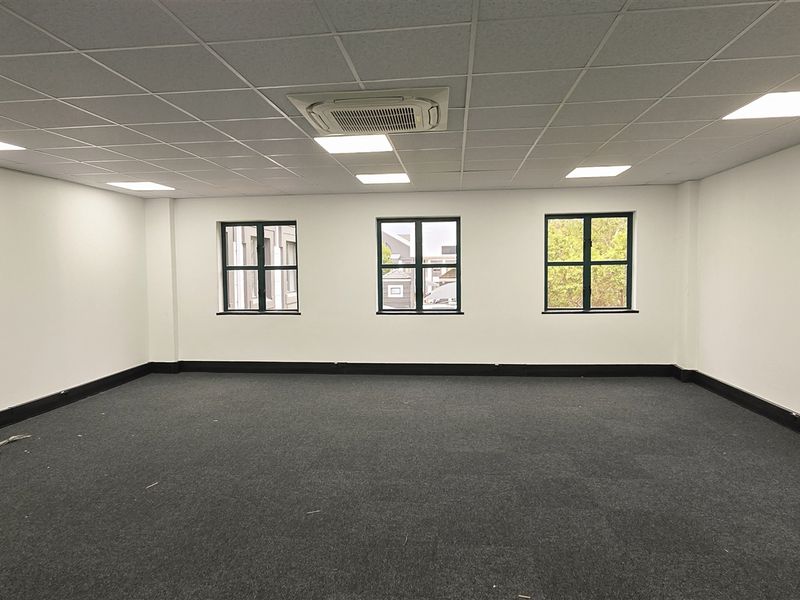 Office space to let in Simba Road - Photo 10