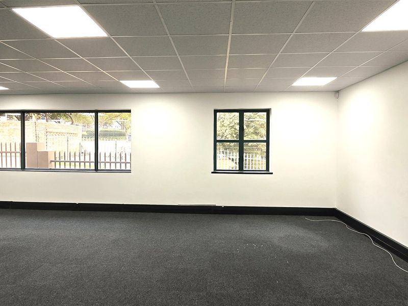 Office space to let in Simba Road - Photo 9