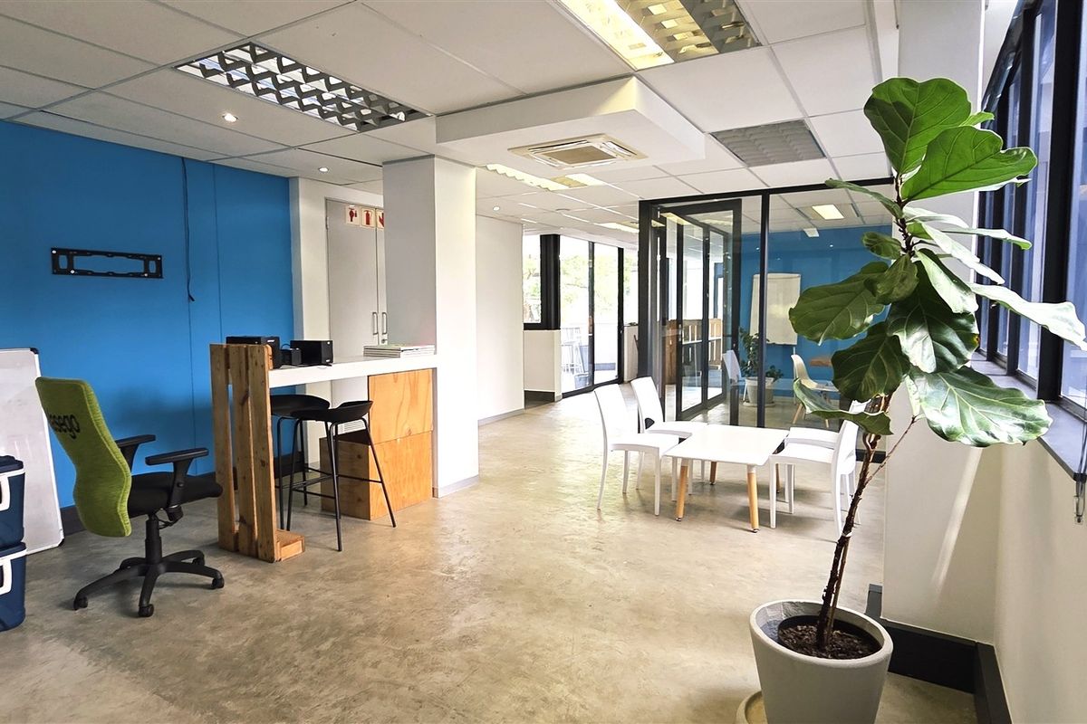 Modern offices to let in Rivonia Boulevard - Photo 3