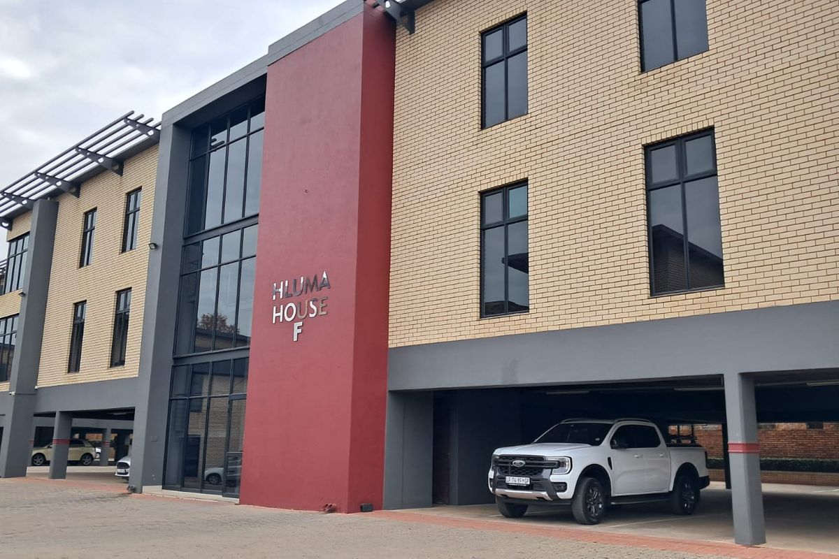 1371m2 Office Block to Let - Photo 2