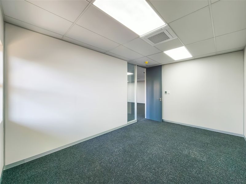 259m2 Office Ready for Immediate Occupation - Photo 9