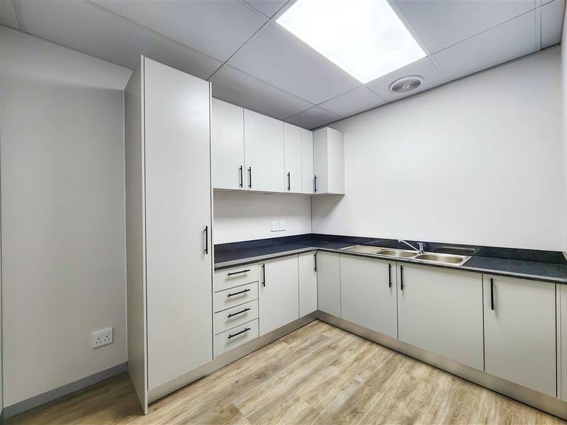 259m2 Office Ready for Immediate Occupation - Photo 8
