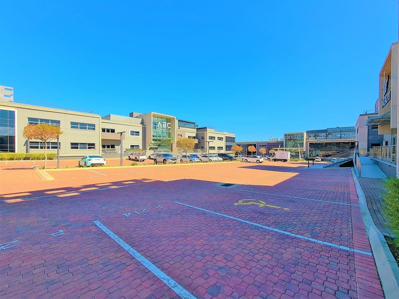 259m2 Office Ready for Immediate Occupation - Photo 3