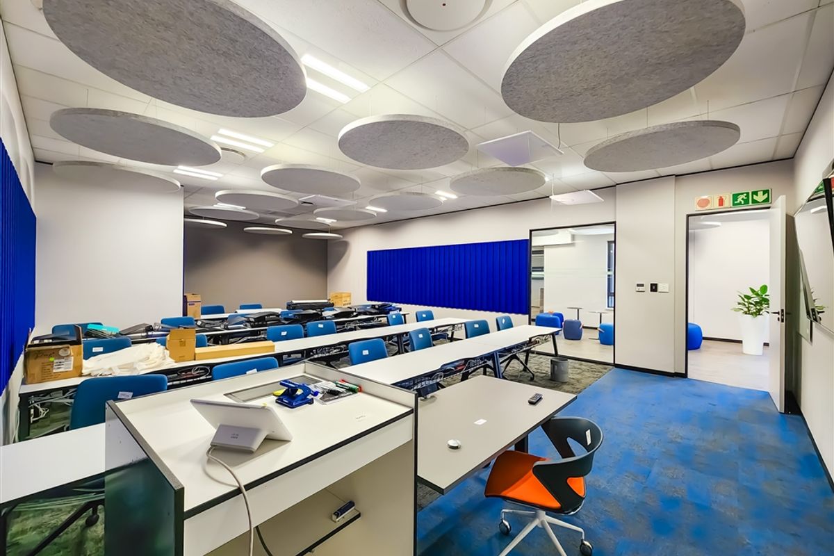 Ultra Modern 483m2 Office Ready For Occupation - Photo 5