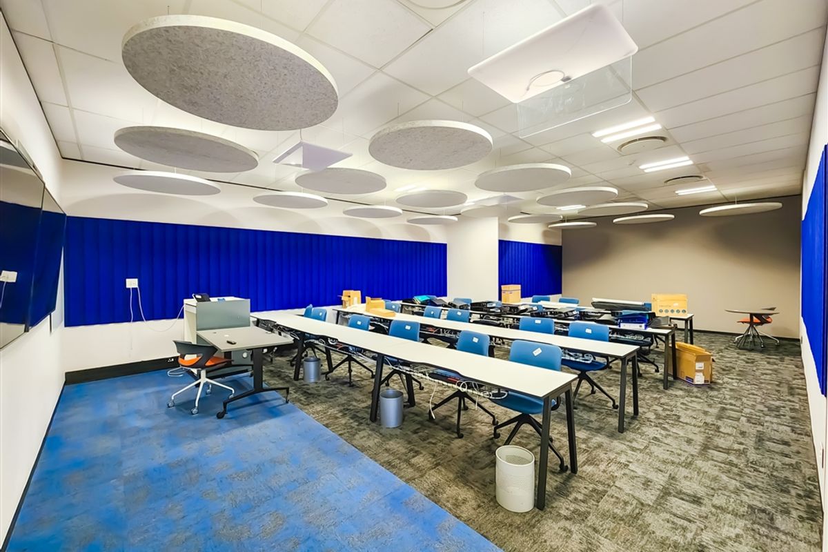 Ultra Modern 483m2 Office Ready For Occupation - Photo 4