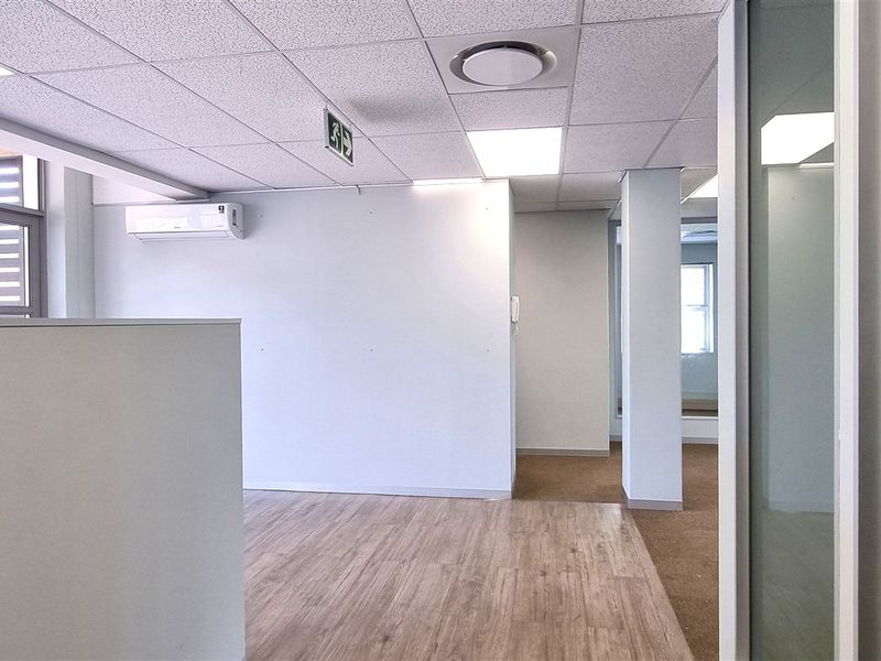 Office space For Sale in the SOLEIL building Lyme Park - Photo 3