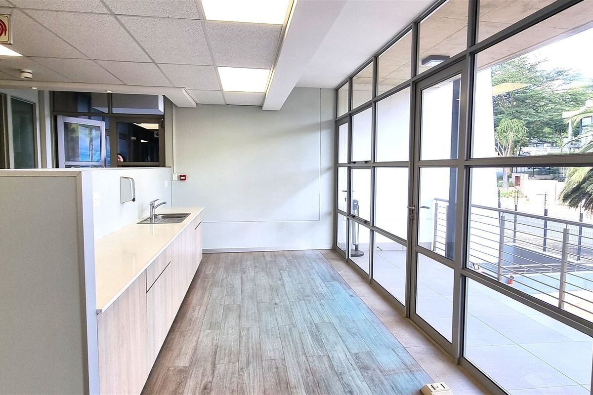 Office space For Sale in the SOLEIL building Lyme Park - Photo 4