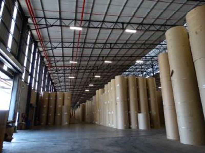 Warehouse to let in Pomona - Photo 9