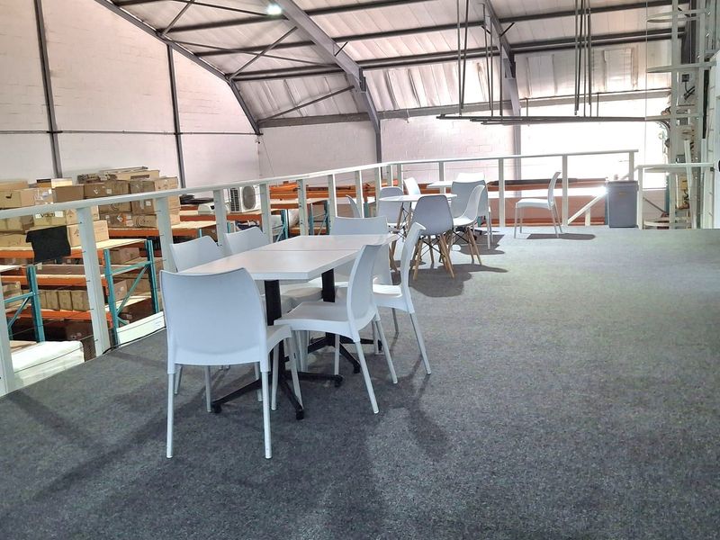 1090m2 Warehouse For Sale in Woodbridge Business Park - Photo 8
