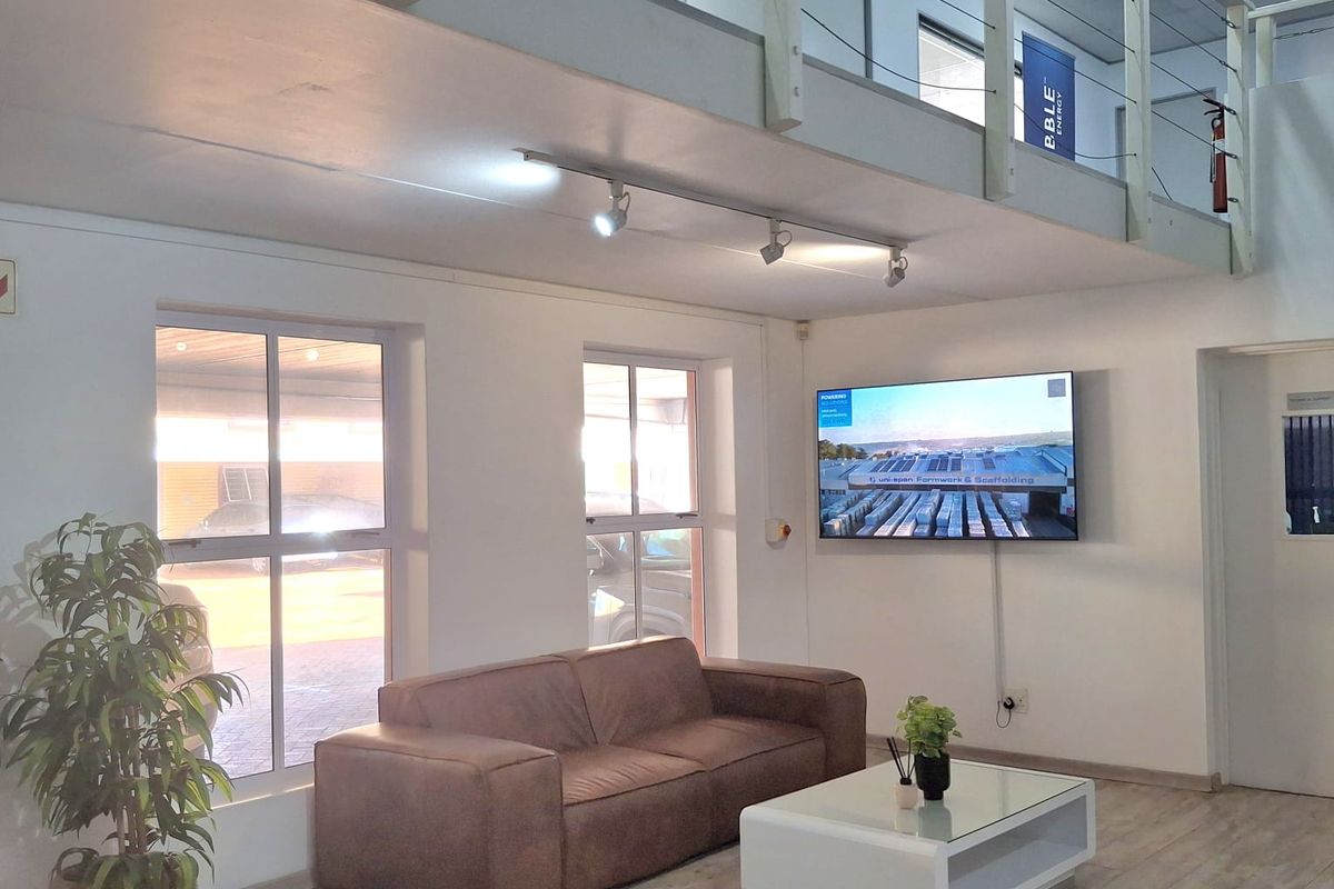 1090m2 Warehouse For Sale in Woodbridge Business Park - Photo 4