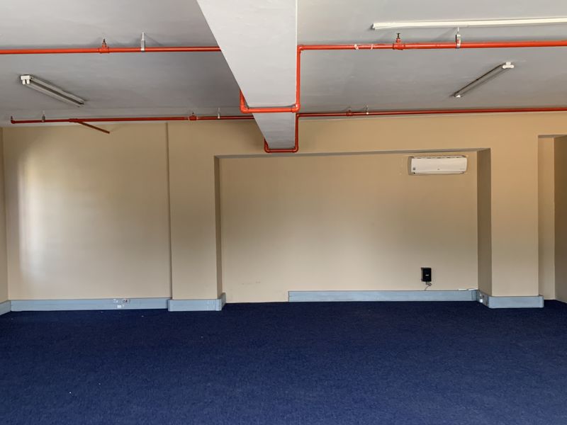 Warehouse to let in Pomona - Photo 6