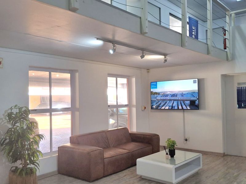 1090m2 Warehouse with sizeable Office Component To Let - Photo 3