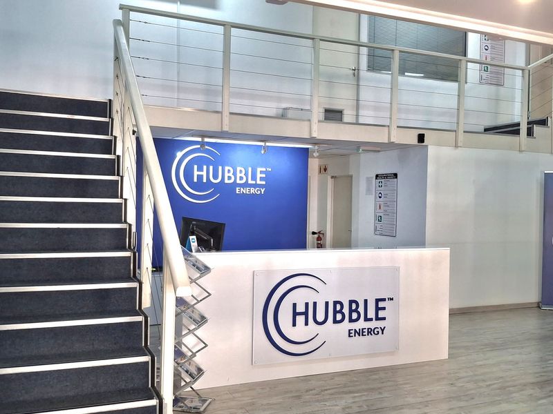 1090m2 Warehouse with sizeable Office Component To Let - Photo 2