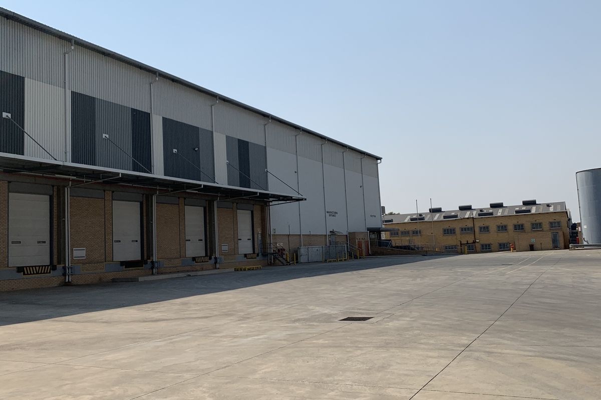 Warehouse to let in Elandsfontein - Photo 4