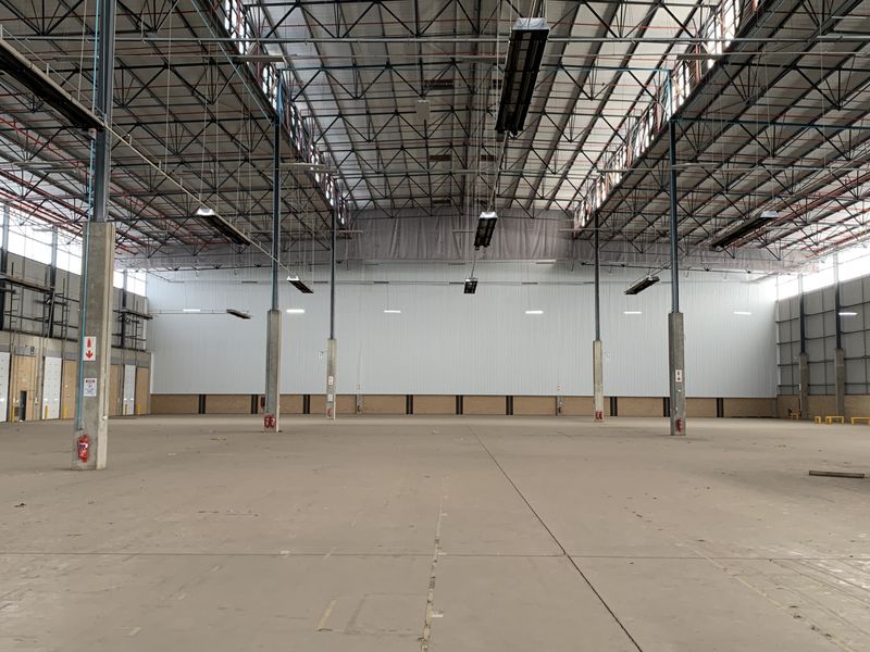 Warehouse to let in Elandsfontein - Photo 2