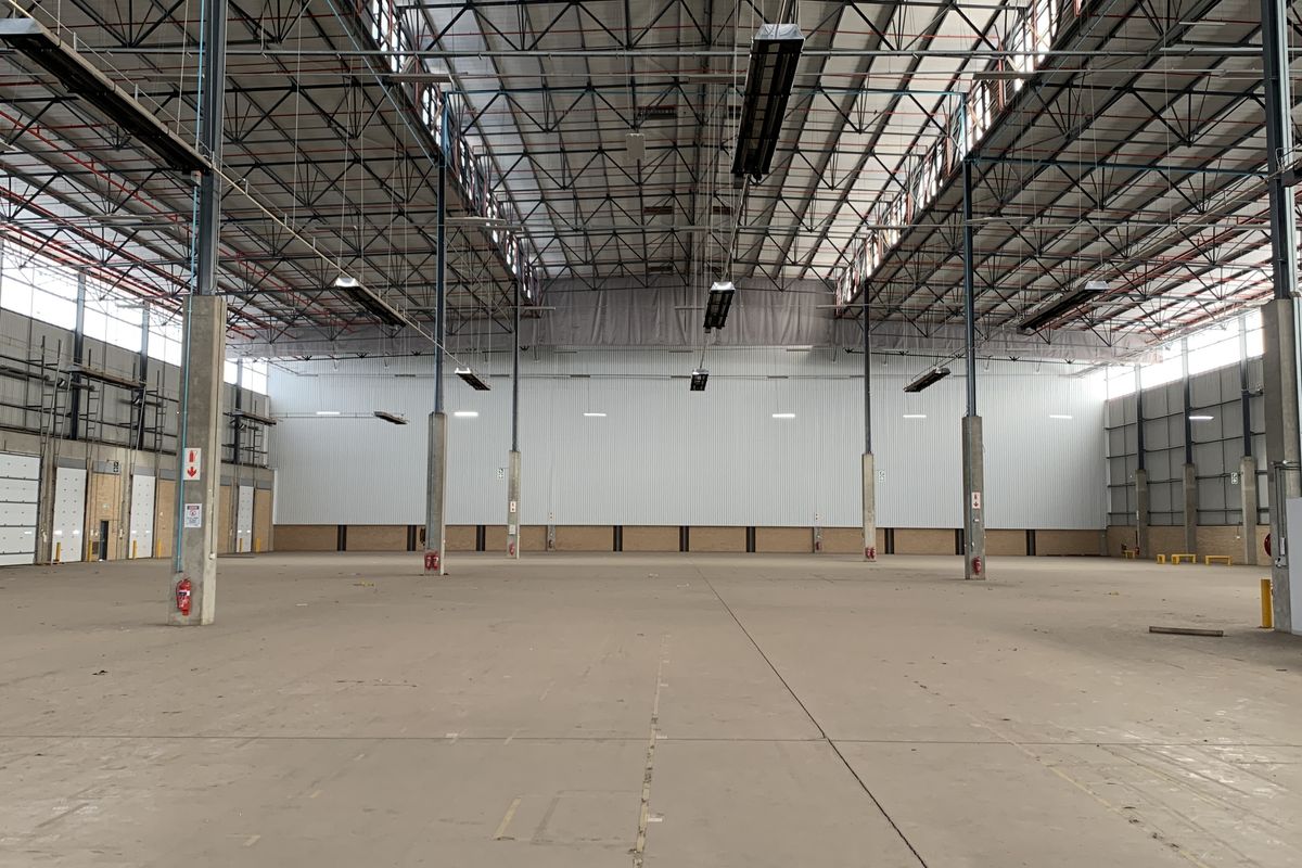 Warehouse to let in Elandsfontein - Photo 2