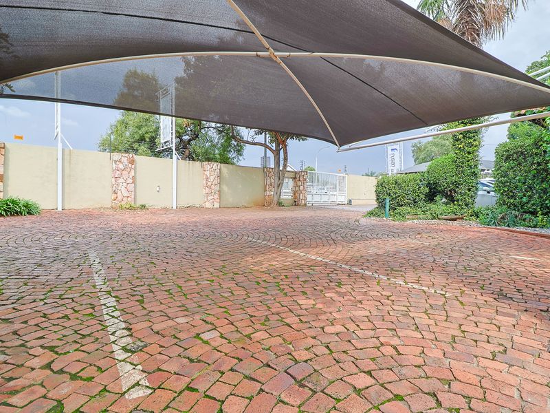 High-Exposure Office Space with Scenic Setting – Brackenhurst’s Best Business Buy! - Photo 8