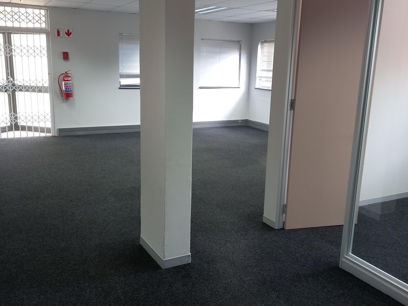 517m2 First Floor Office to Let – Central Office Park, Randjespark, Midrand - Photo 7