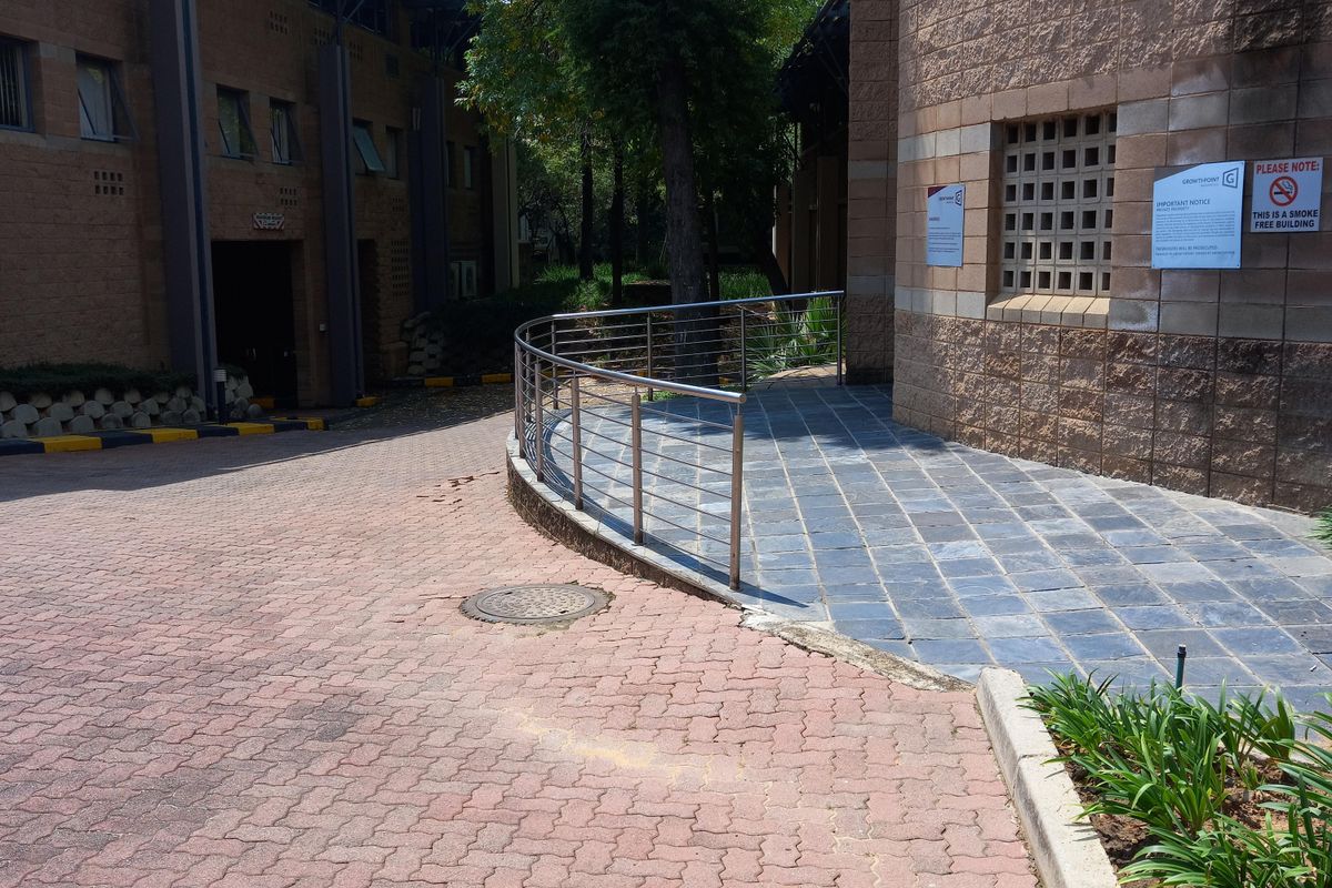 517m2 First Floor Office to Let – Central Office Park, Randjespark, Midrand - Photo 2